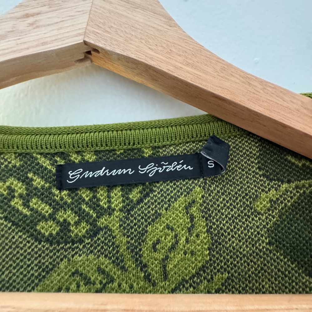 Gudrun sjoden green flower sweater - Picture 2 of 5